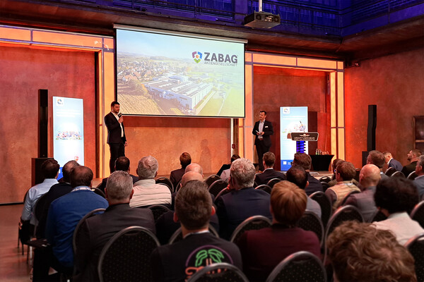 Robyn Klotz von ZABAG gab Einblicke in die strukturierte Auswahl einer IT-L&ouml;sung f&uuml;r zentrale Gesch&auml;ftsprozesse.
