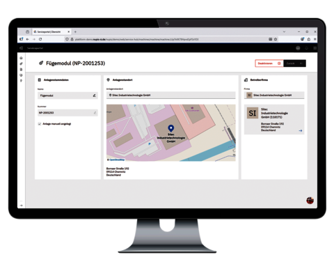 Monitor mit geöffneter Anlagendetailseite im Serviceportal mit Stammdaten, Betreiberfirma und Standortkarte.